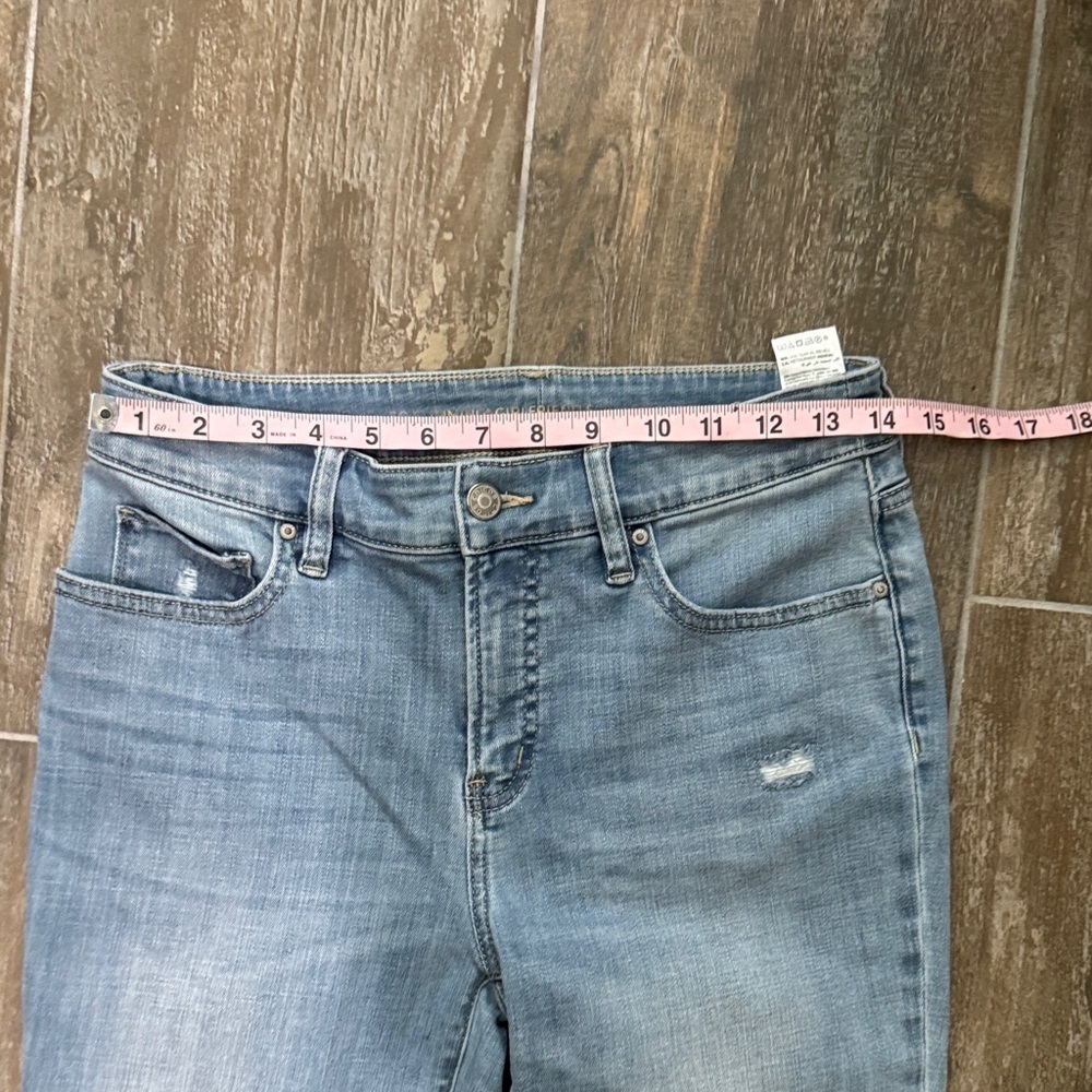 Chico's Light Blue Girlfriend slim leg crop Jeans - Picture 8 of 12